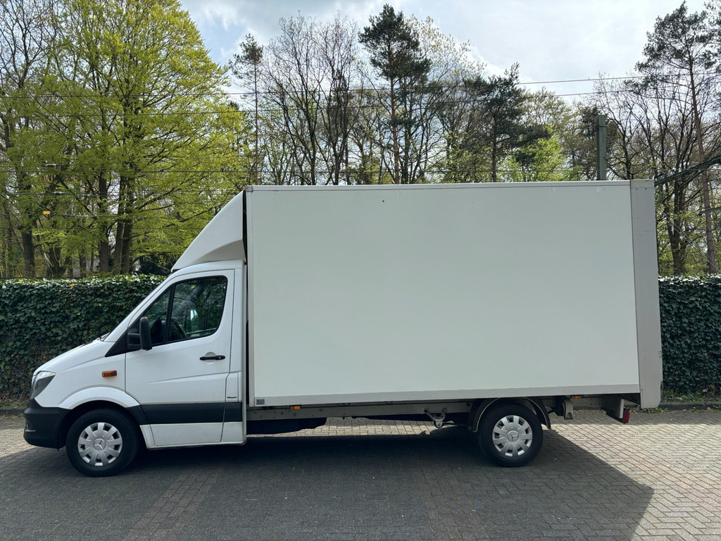 37972459-1.jpg