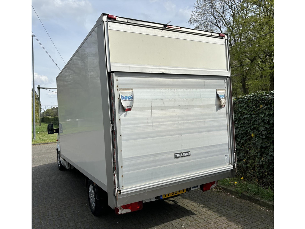 37972459-2.jpg