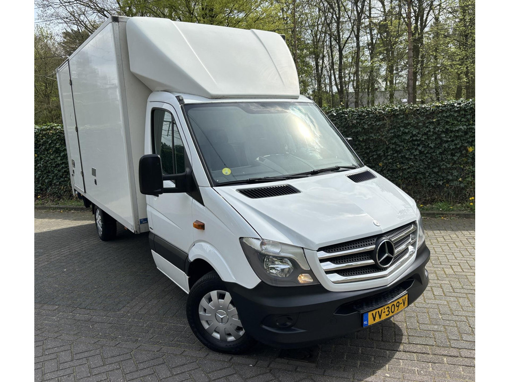 37972459-6.jpg