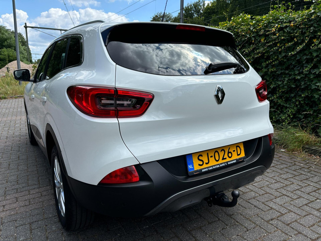 39678648-2.jpg