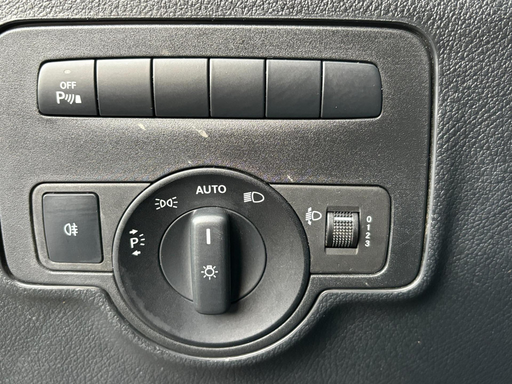 41433191-14.jpg