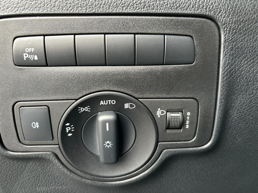 Mercedes-Benz eVito EVito Lang / dubbele Cabine / Launch Edition 41 kWh 41529810-12.jpg | Arno van Putten