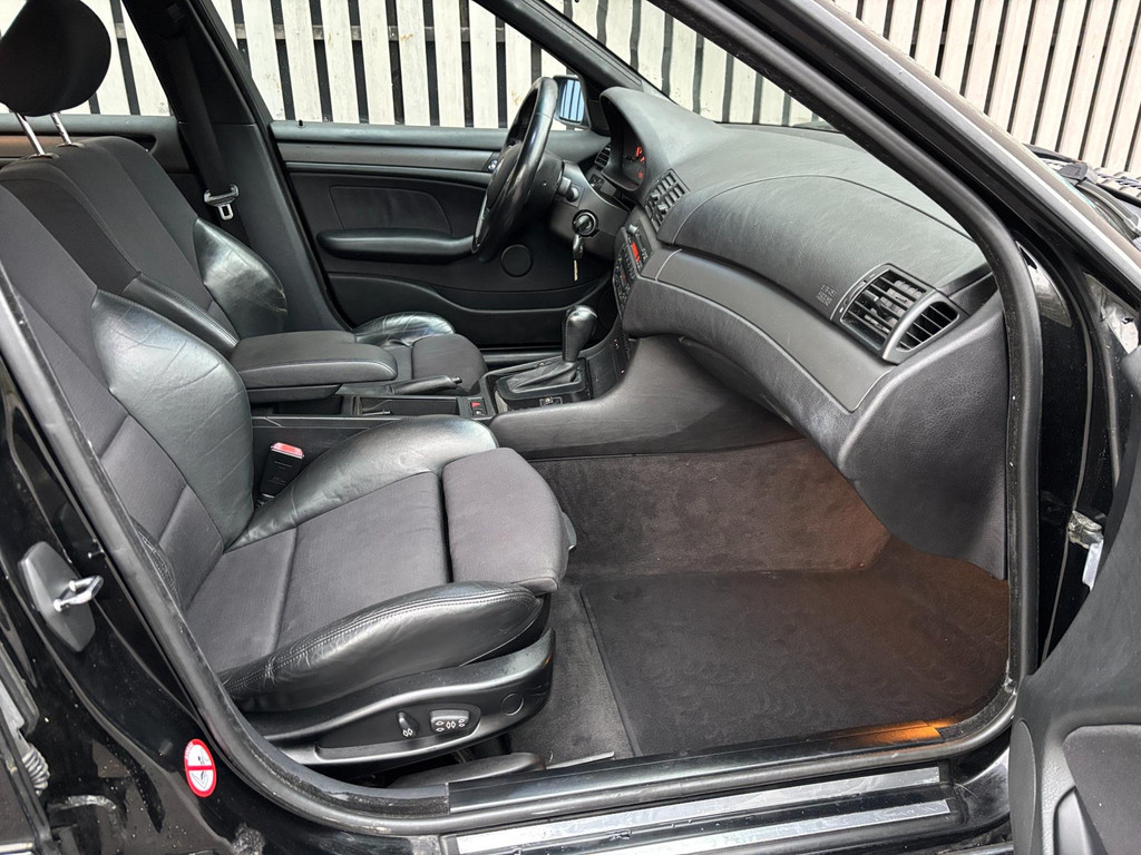 BMW 3 Serie Touring 320i Executive M-Pakket / Automaat 41804544-8.jpg | Arno van Putten