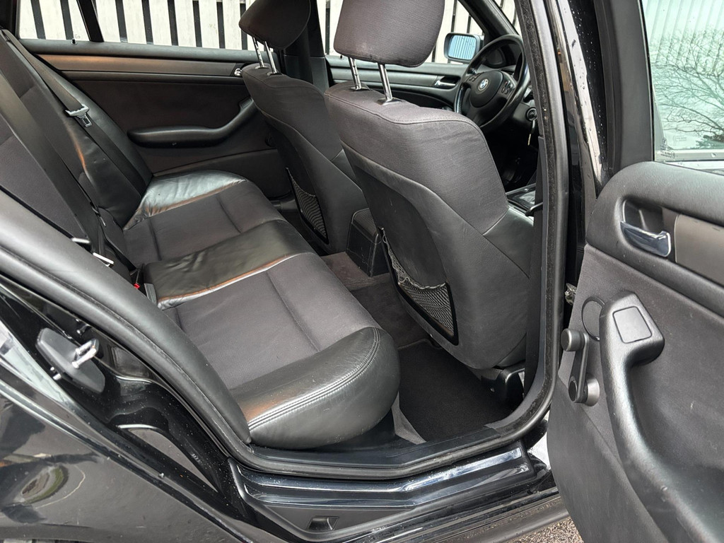 BMW 3 Serie Touring 320i Executive M-Pakket / Automaat 41804544-9.jpg | Arno van Putten