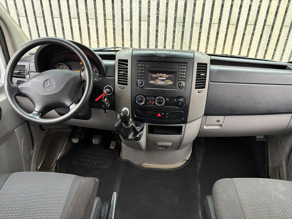 42484534-7.jpg
