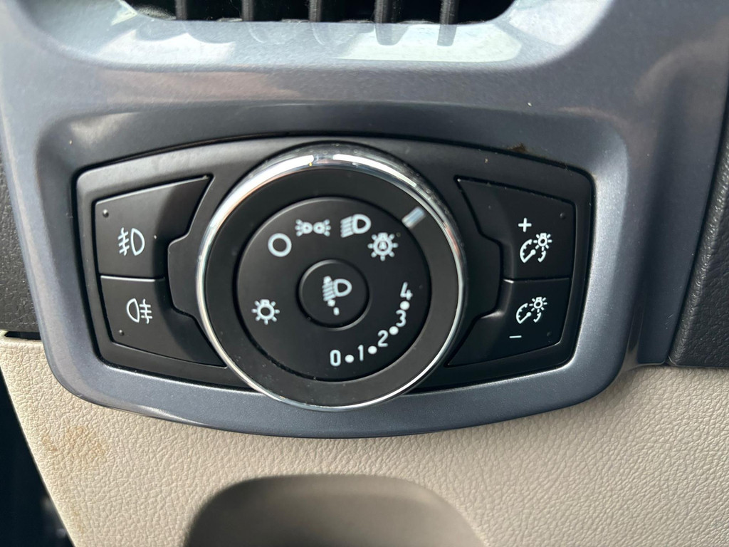 42740762-10.jpg