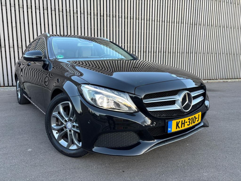 Mercedes-Benz C-Klasse Estate 300 CDI HYBRID / Panoramadak 42997468-18.jpg | Arno van Putten