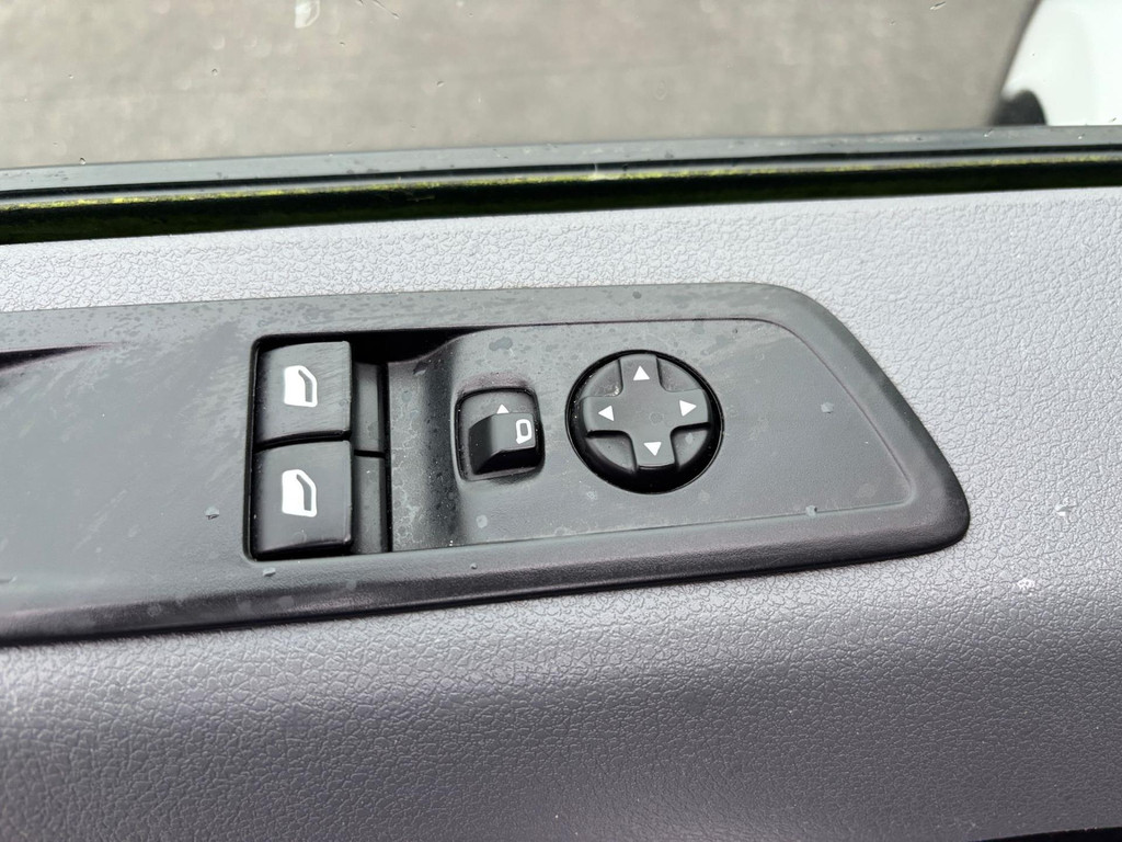 43145599-13.jpg