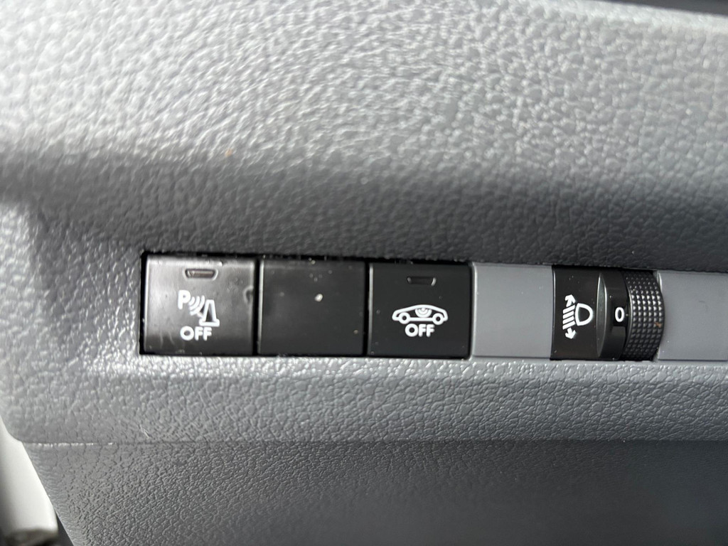 43145599-7.jpg