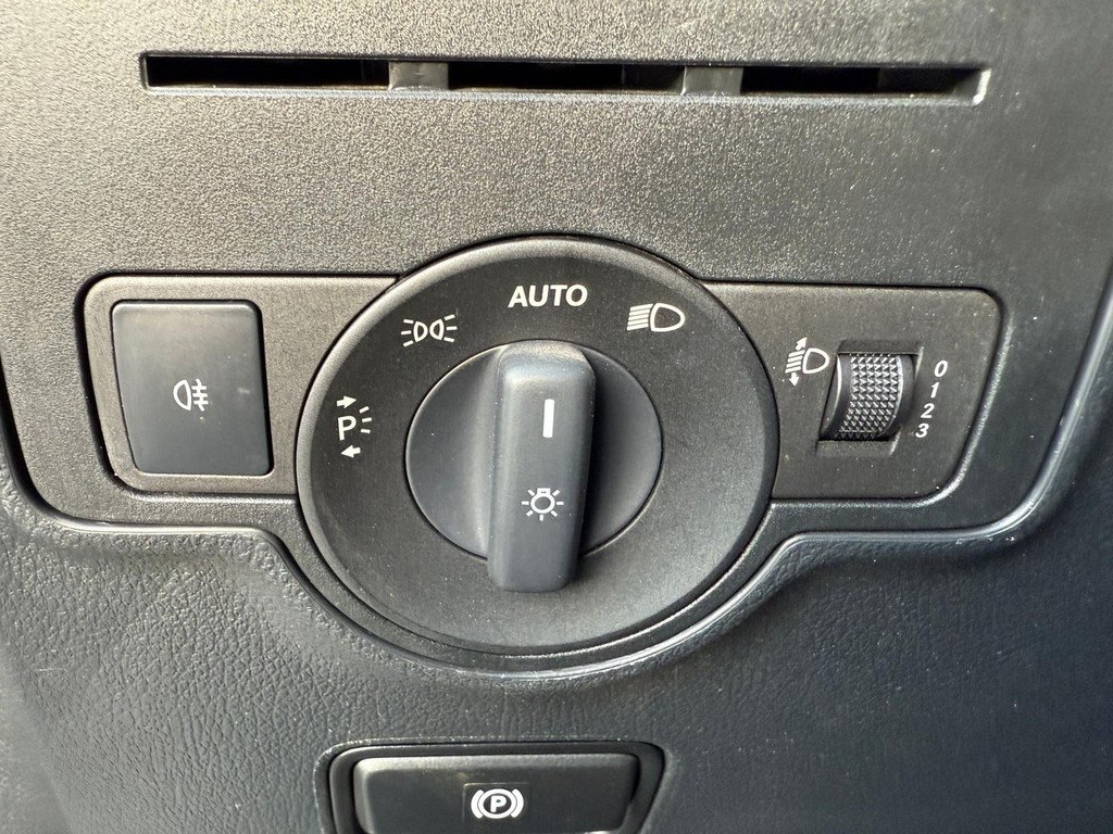44981467-10.jpg
