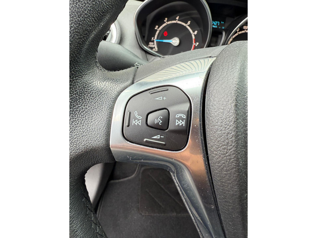 Ford Fiesta 1.0 Style - Airco - Navigatie - Cruise control 46644505-11.jpg | Arno van Putten