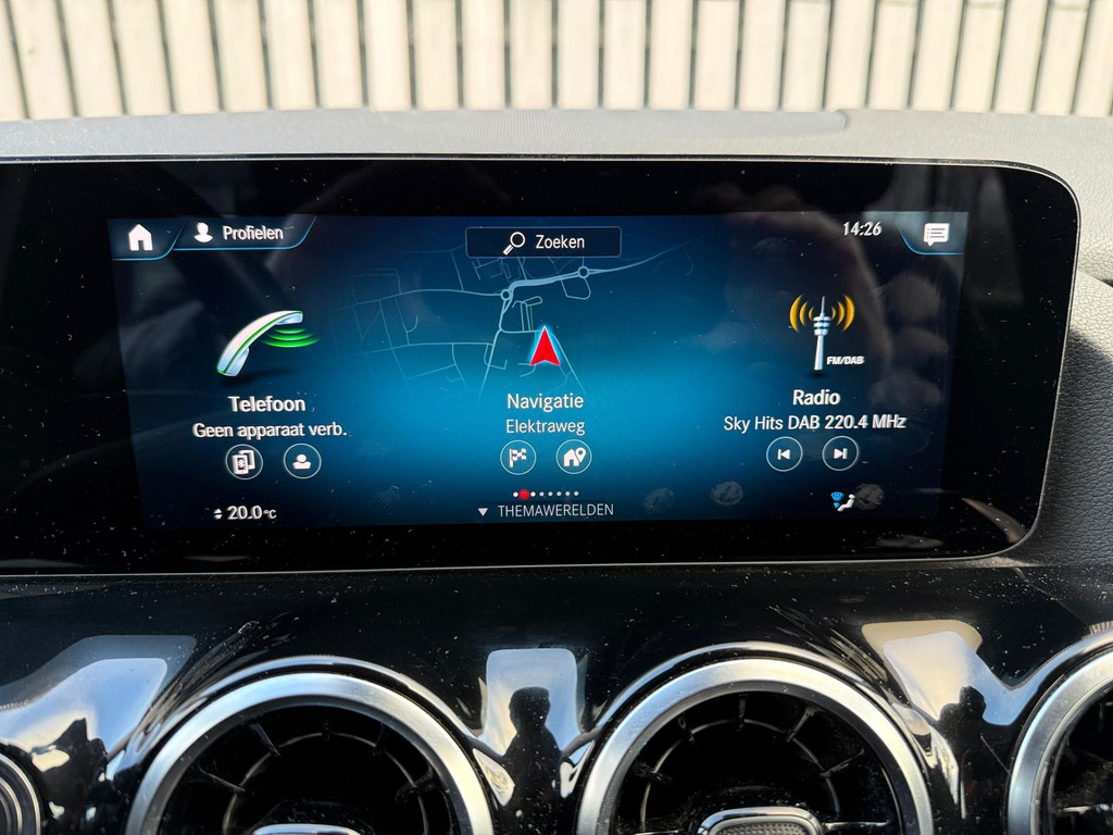 Mercedes-Benz B-Klasse 200 Business Solution / Widescreen / Camera 49791201-12.jpg | Arno van Putten