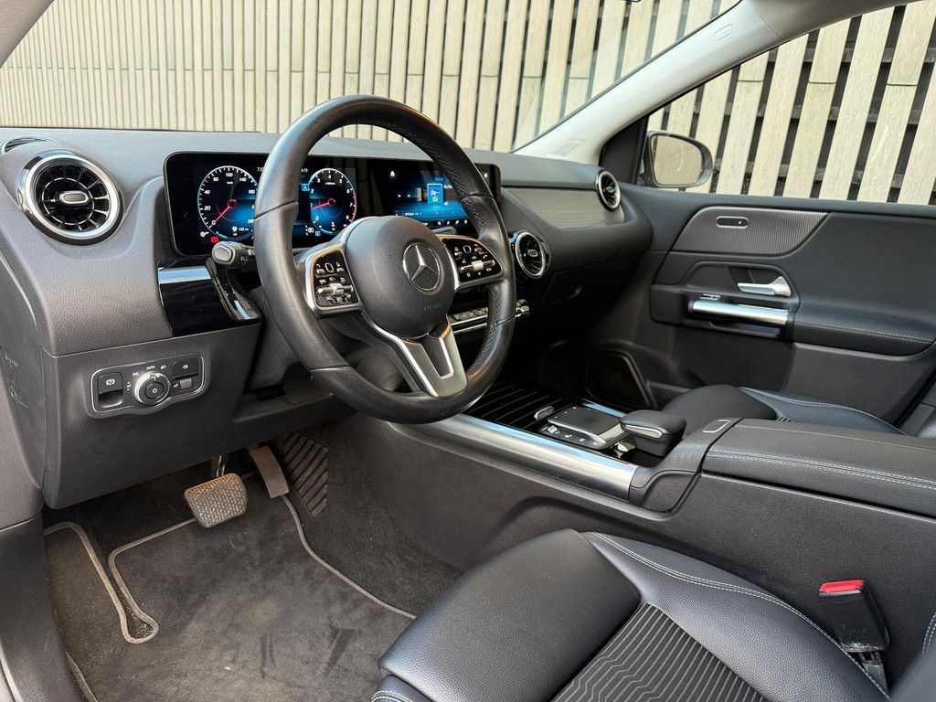 Mercedes-Benz B-Klasse 200 Business Solution / Widescreen / Camera 49791201-7.jpg | Arno van Putten