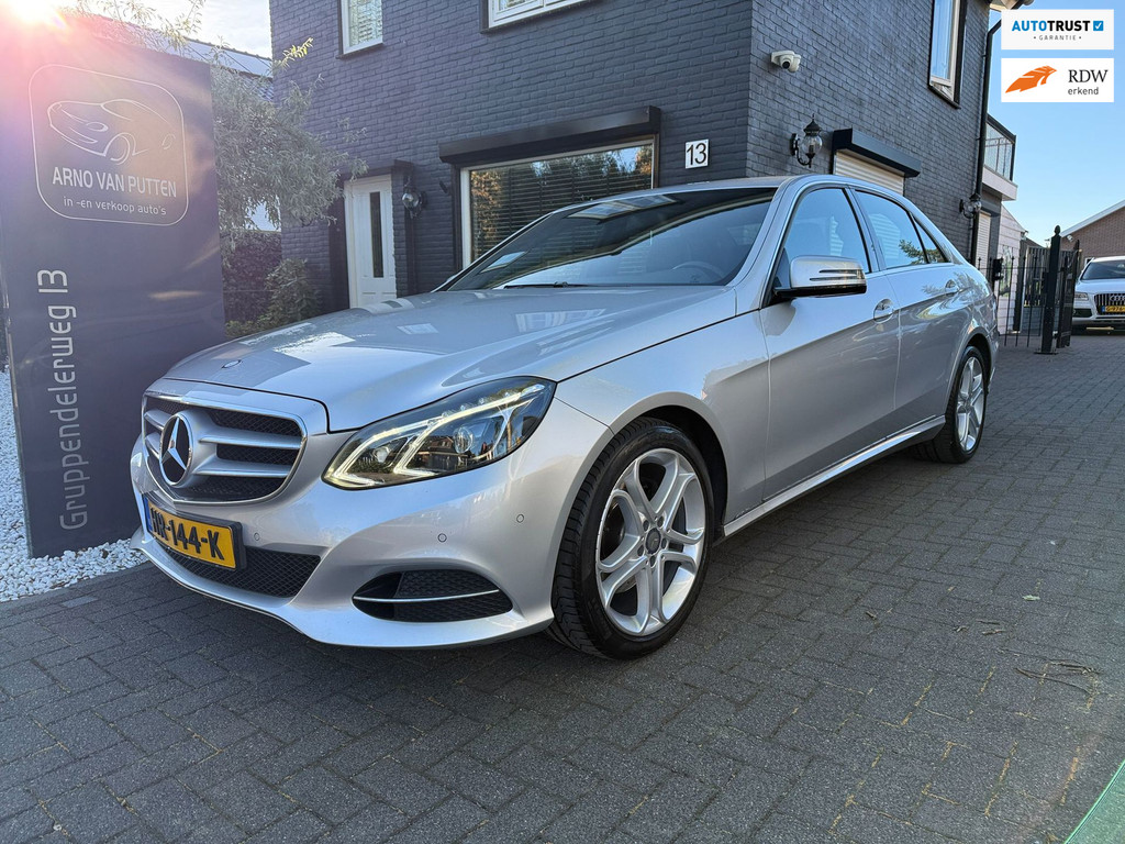 Mercedes-Benz E-Klasse 200 Edition Sport Avantgarde Dealer onderhouden! 53106019-0.jpg | Arno van Putten