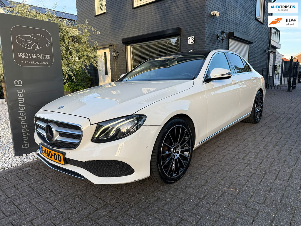 Mercedes-Benz E-Klasse 200 4MATIC Premium /Burmester /Schuifdak /Sfeerverlichting 54510437-0.jpg | Arno van Putten