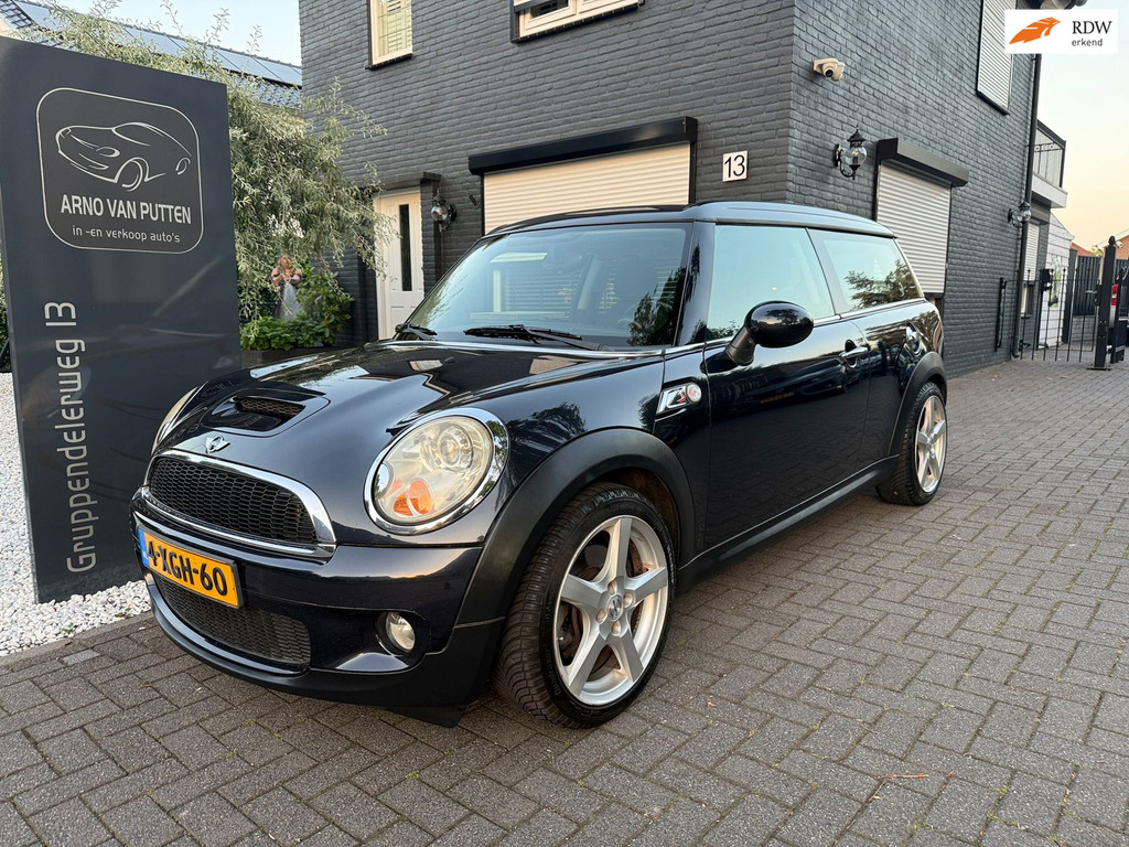 MINI Clubman 1.6 Cooper S Chili met Panoramadak 54562213-0.jpg | Arno van Putten